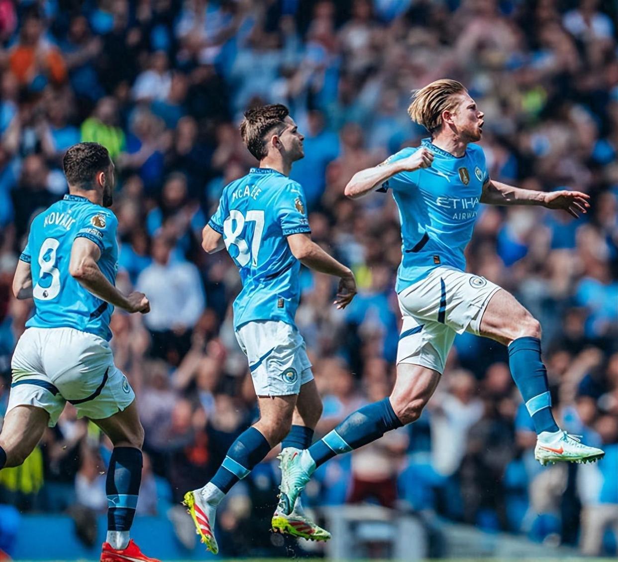 南宫28- 德布劳内重返赛场，大比分获胜首场状态出色，切尔西观众沸腾！上演精彩一战