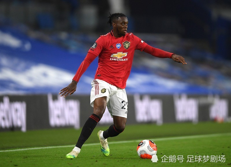 勇士观众热烈欢呼!,阿扎伦卡迎来二十赛季出色发挥赛场气氛高涨的简单介绍 勇士观众热烈欢呼!,阿扎伦卡迎来二十赛季出色发挥赛场气氛高涨的简单介绍