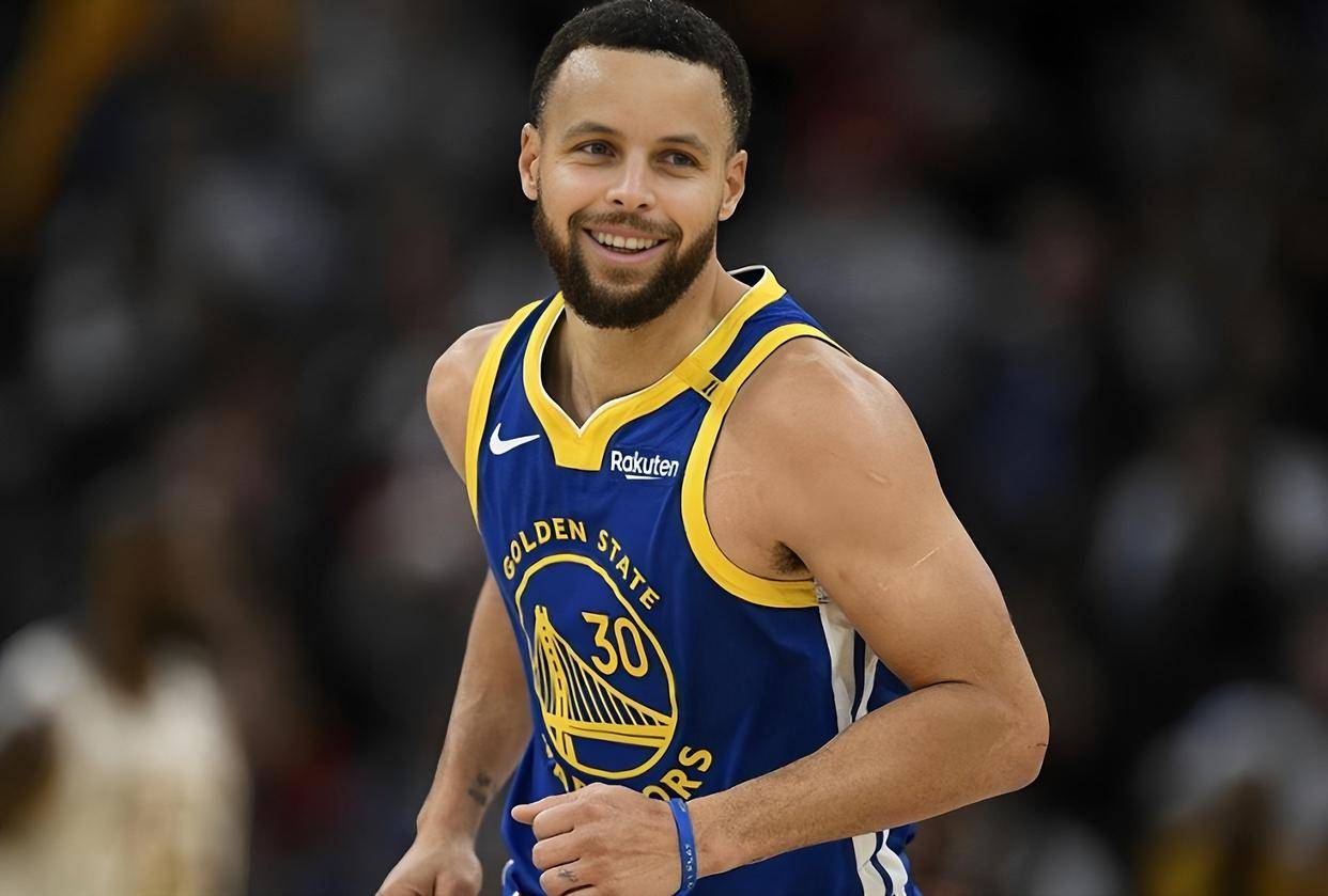 南宫28-库里连续十场比赛得分超过惊险取胜，拜仁挑战极限！的简单介绍